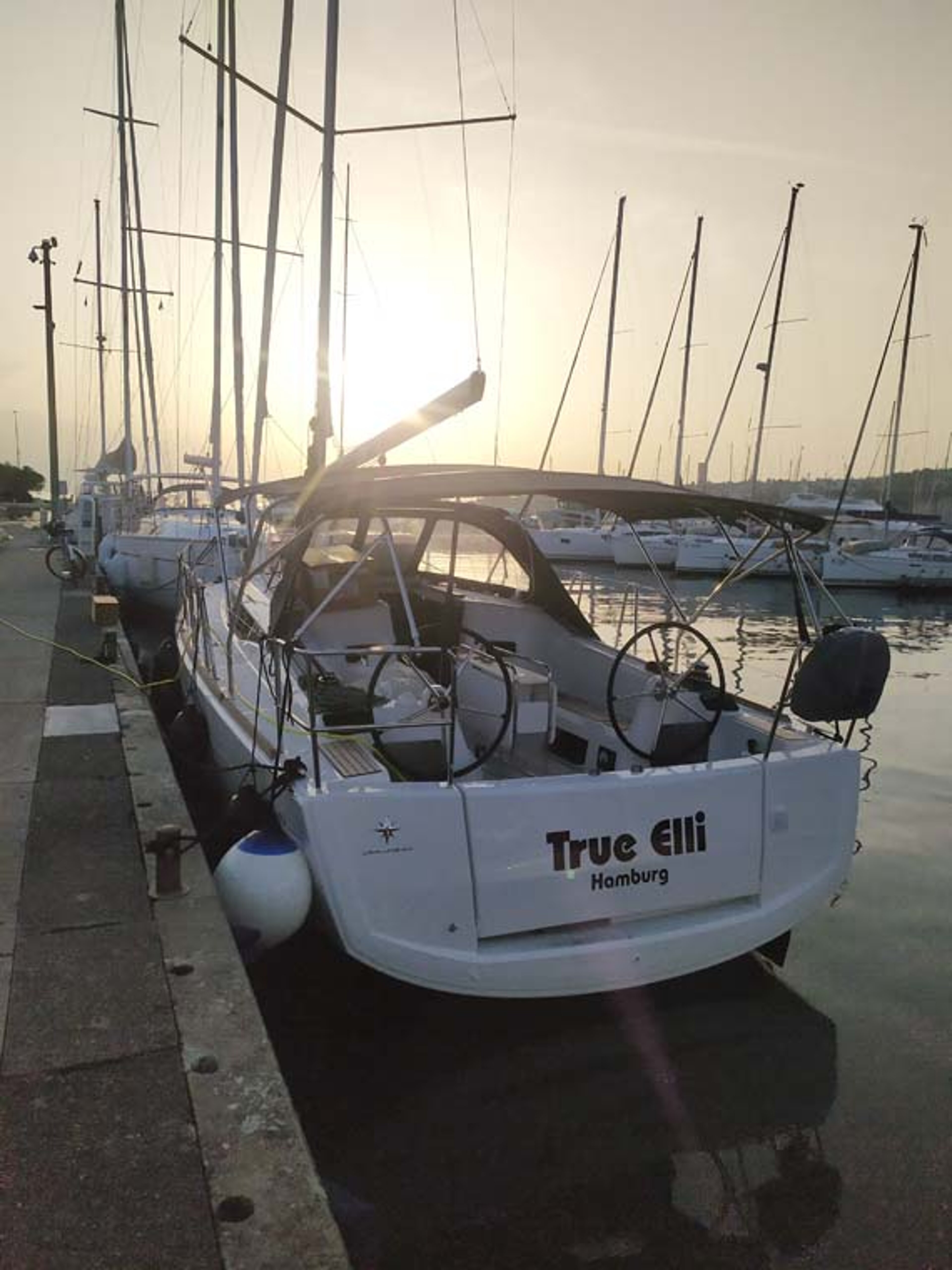 Sun Odyssey 349 - 3 cab. true elli